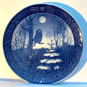 Royal Copenhagen Christmas Plate. - 1974